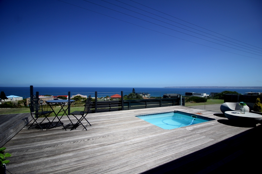 6 Bedroom Property for Sale in Reebok Western Cape